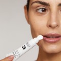 VersoLipSerum_serum do ust z retinoidem i kwasem hialuronowym.jpg