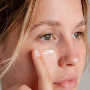 Super Eye Serum Verso.png