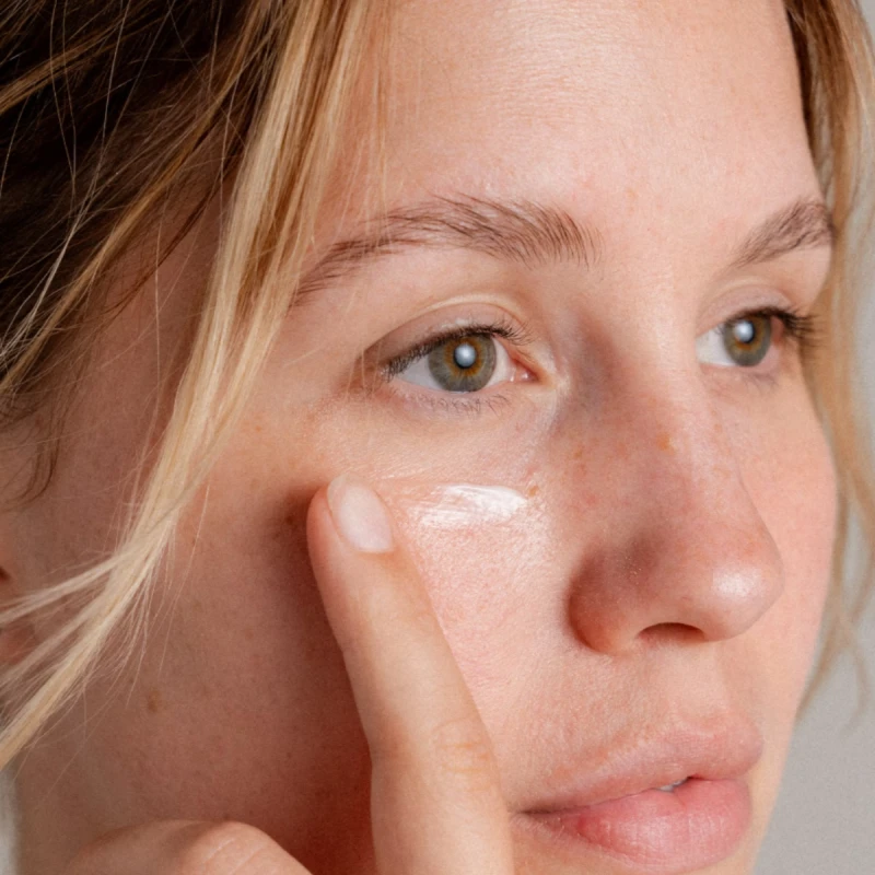 Super Eye Serum Verso.png