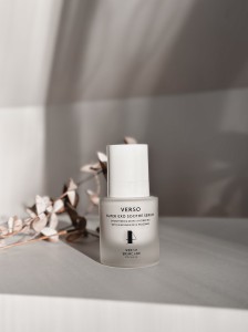 verso_super_exo_soothe_serum_stillife_4x3.jpeg