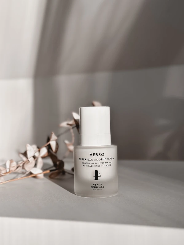 verso_super_exo_soothe_serum_stillife_4x3.jpeg