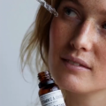 Nowe serum rozświetlające i antyoksydacyjne z witaminą C Ecooking