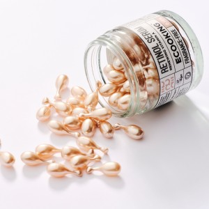 Retinol Serum_54330_0823.jpg