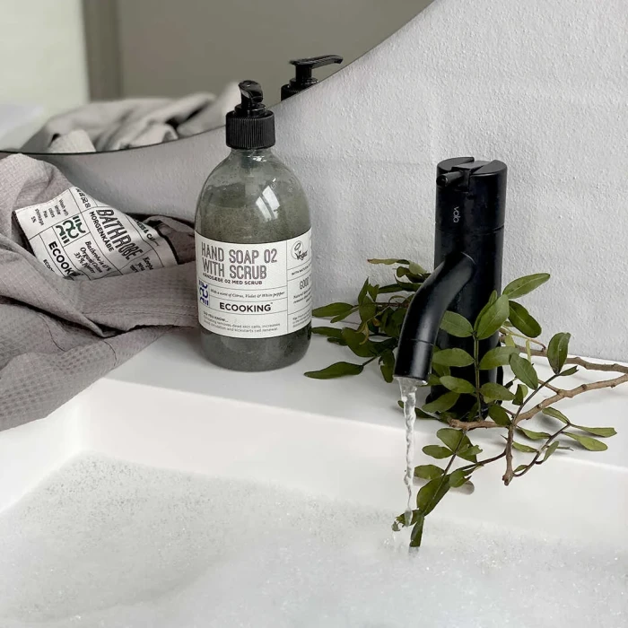 Hand-Soap-02-with-scrub-500ml-2.webp